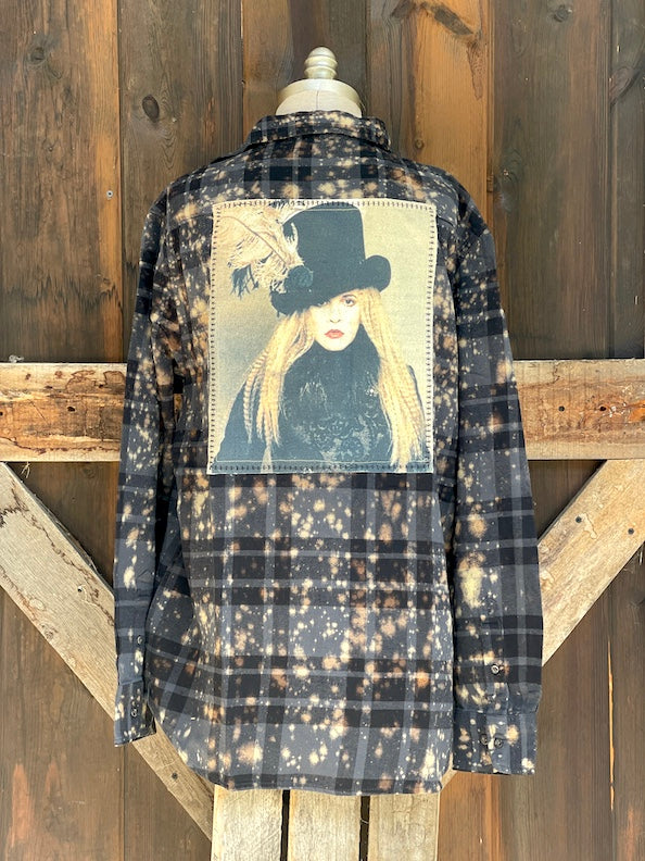 Don’t be a Lady be a Legend Art Flannel- Distressed Black