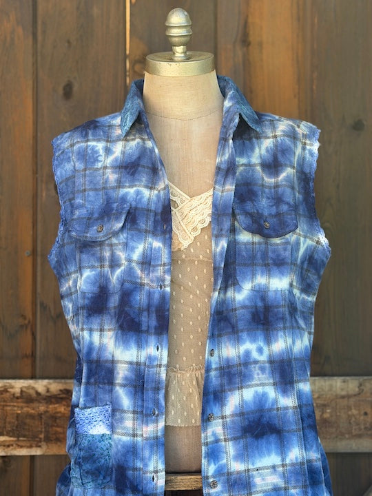 QUEEN OF THE GARDEN Artisan Sleeveless Flannel