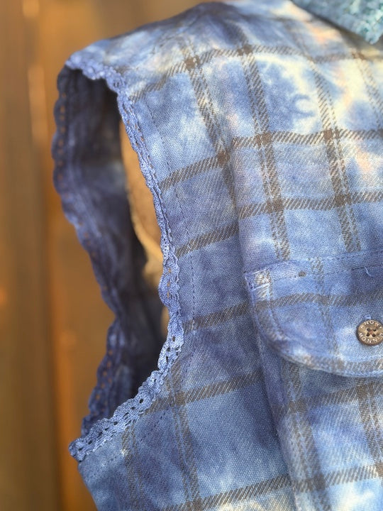 QUEEN OF THE GARDEN Artisan Sleeveless Flannel