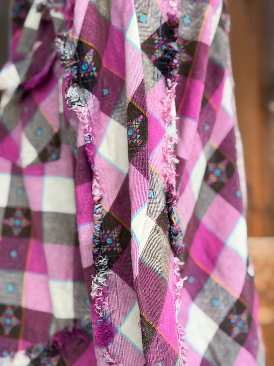 AMV Signature Flannel- NO BARN CAN HOLD MY SASS