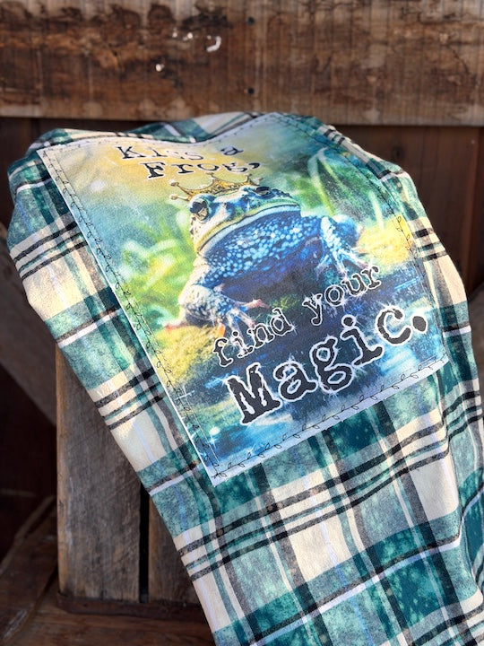 Kiss A Frog Art Flannel